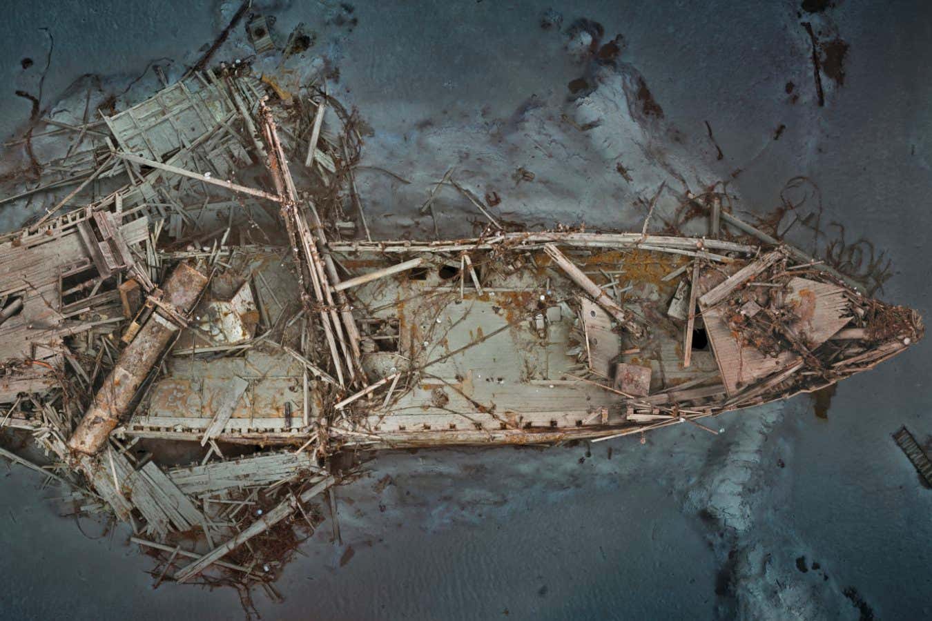 Endurance THE DISCOVERY OF SHACKLETON'S LEGENDARY SHIP By John Shears and Nico Vincent